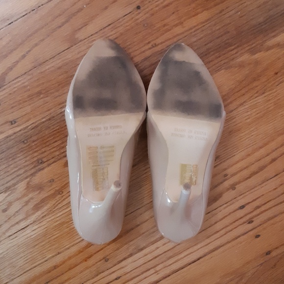 Heels - Picture 5 of 8